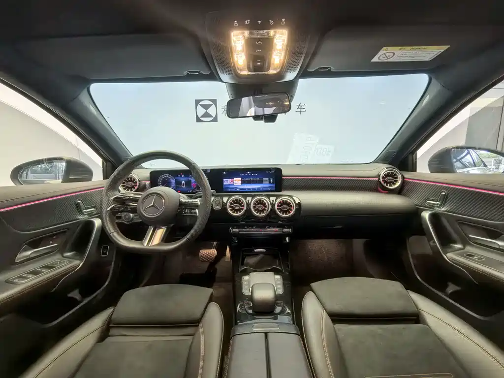Mercedes-Benz A-Class 2024 — фото 11