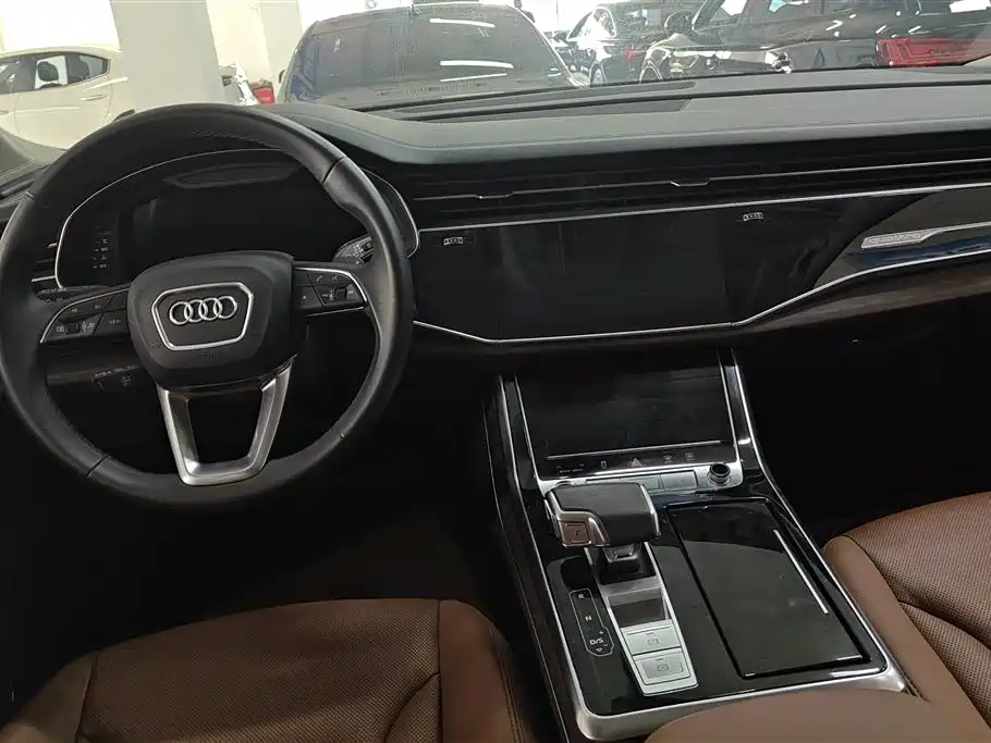 Audi Q7 2023 — фото 12