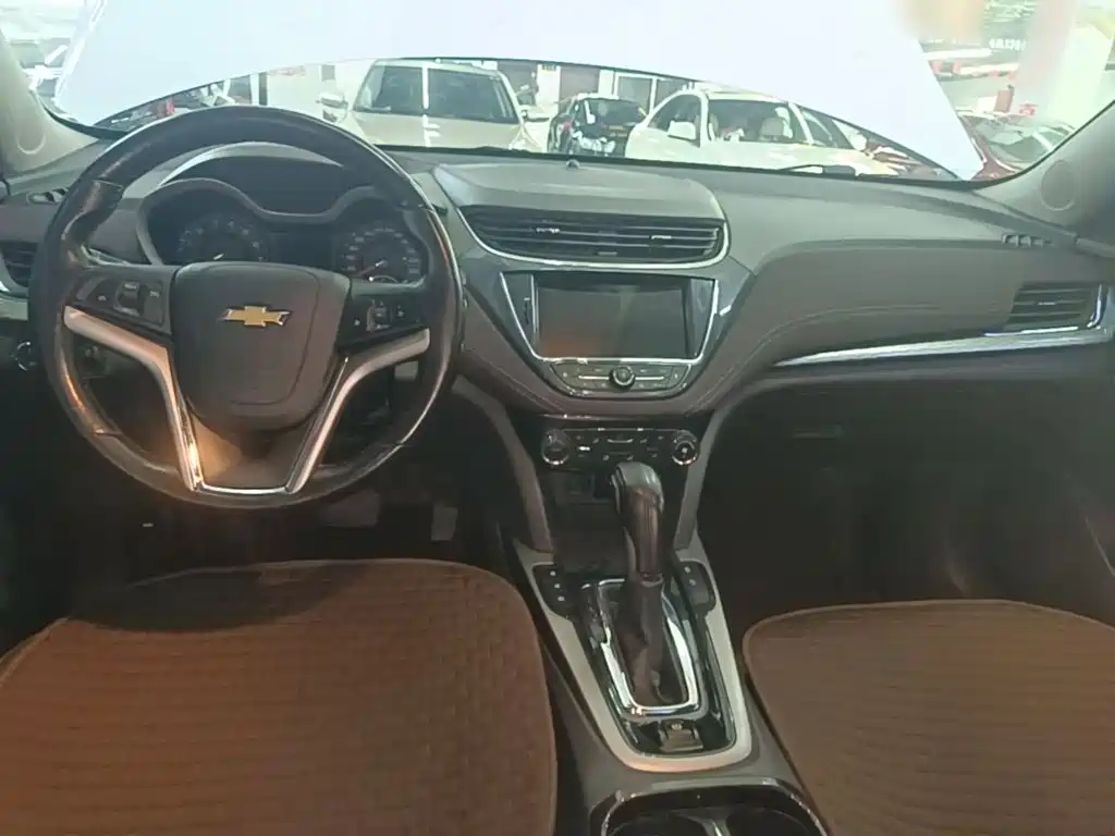 Chevrolet Malibu 2017 — фото 10
