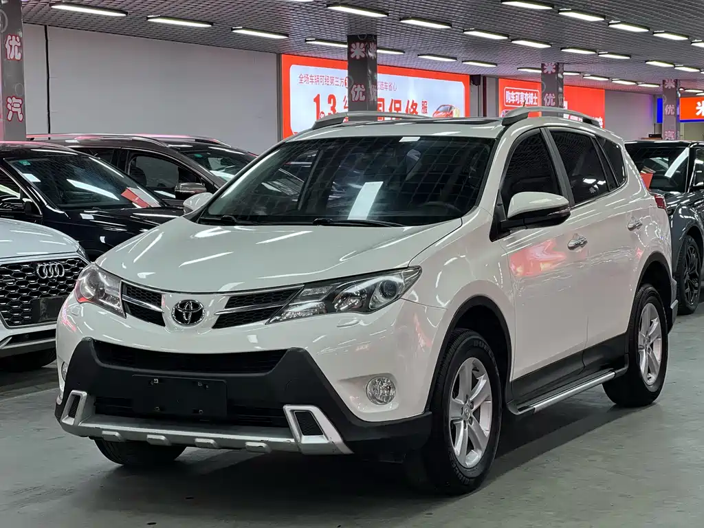 Toyota RAV4 2014 — фото 1
