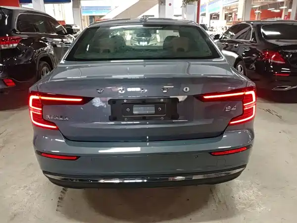 Volvo S60 2024