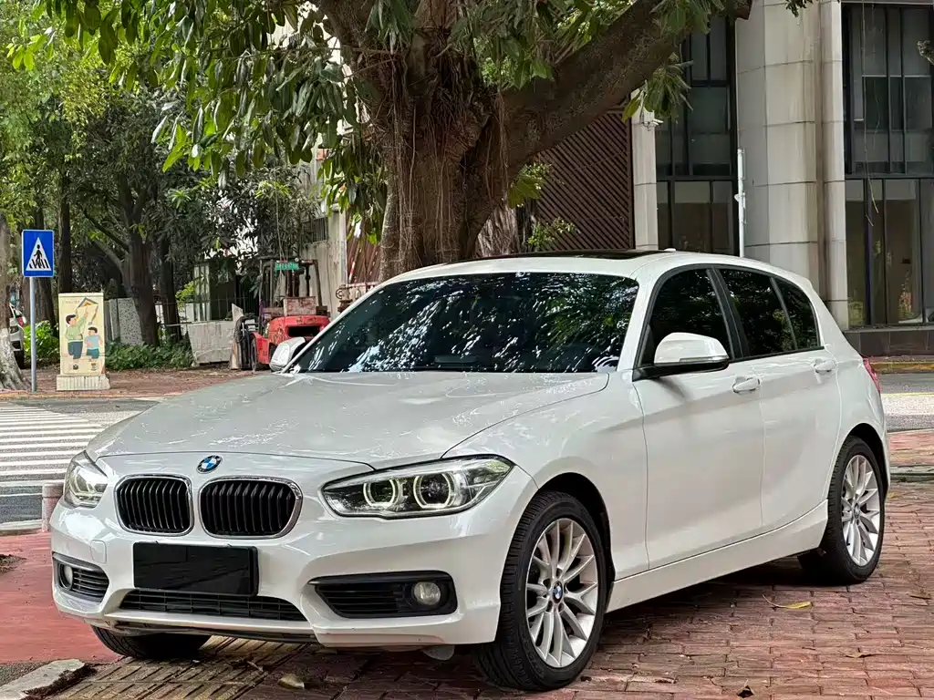 BMW 1 Series 2015 — фото 1