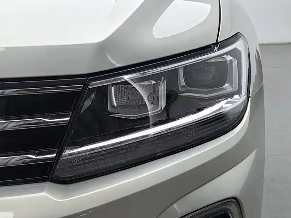 Volkswagen Tiguan L Plug-In Hybrid 2020