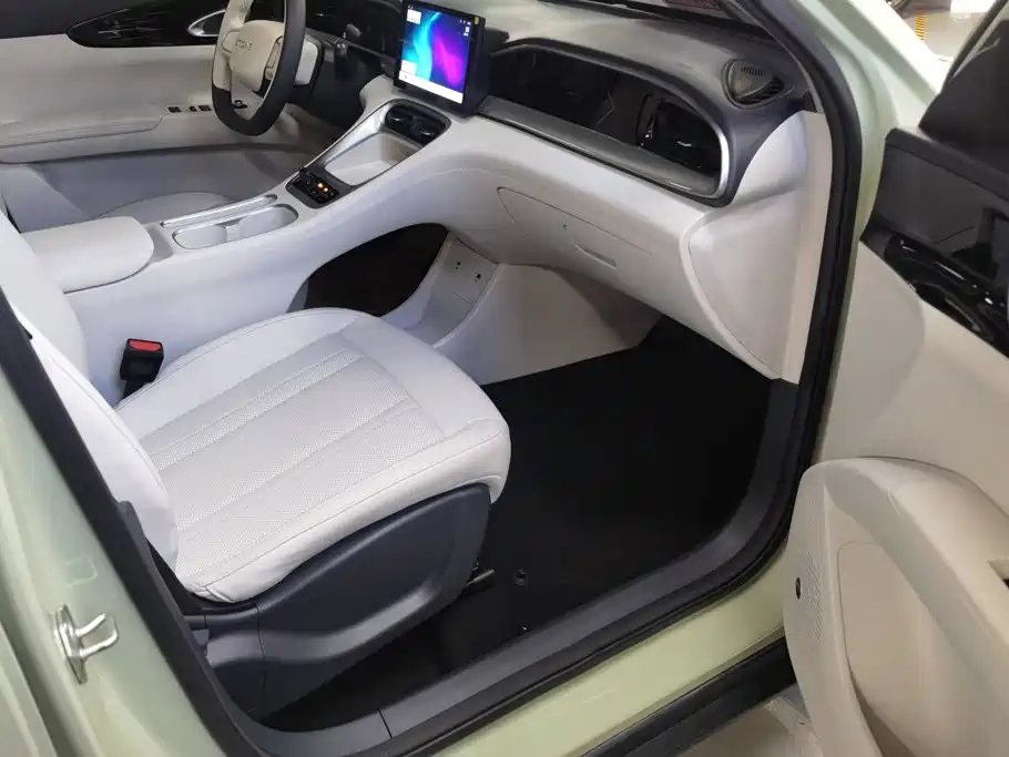 Geely Galaxy Starwish 2025 — фото 8