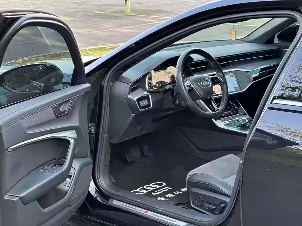 Audi A6L 2022