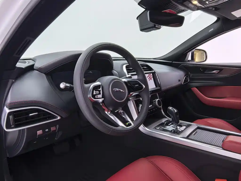 Jaguar XEL 2022 — фото 19