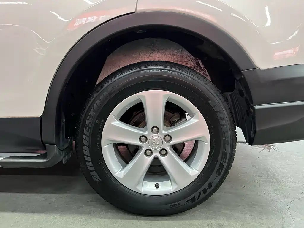 Toyota RAV4 2014 — фото 17