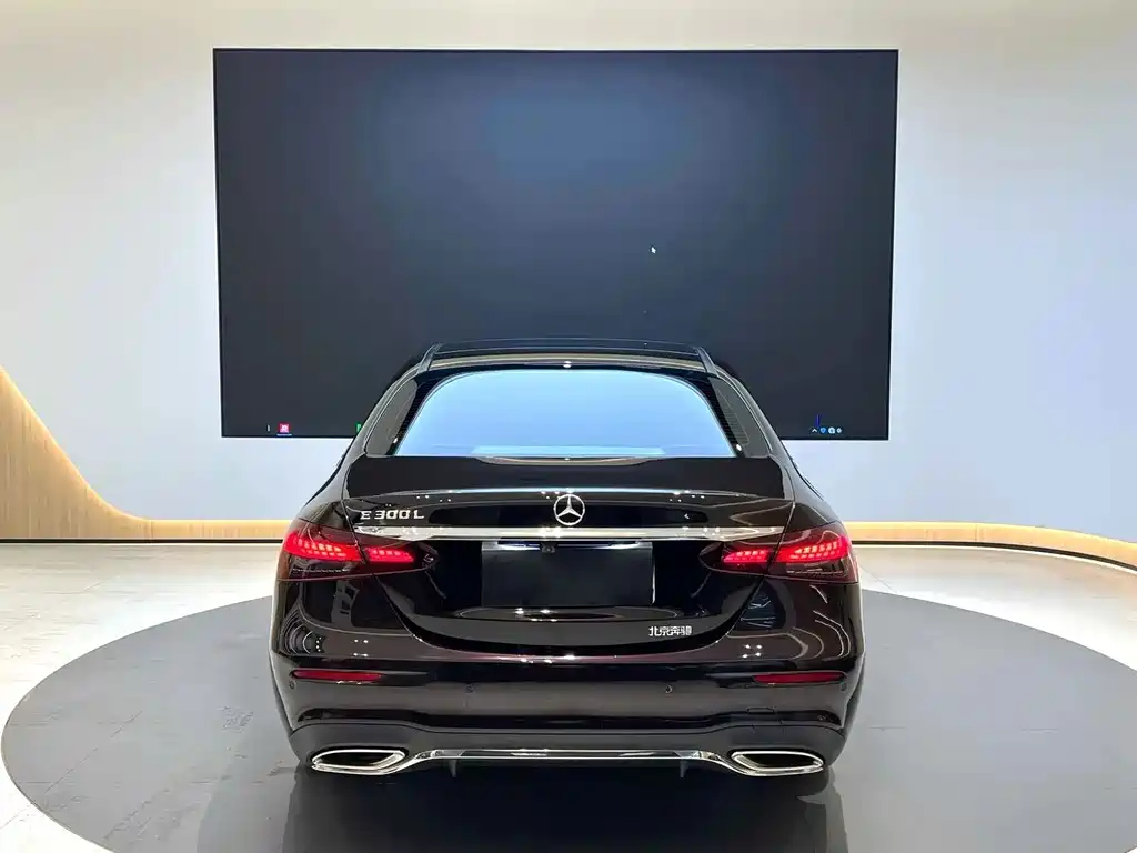 Mercedes-Benz E-Class 2023 — фото 8