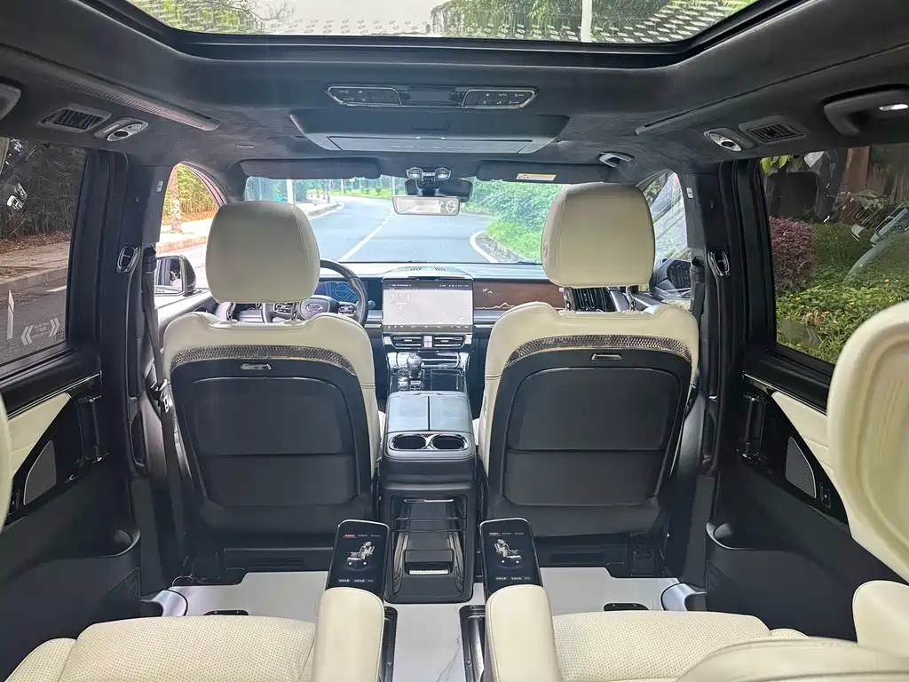 GAC Motor Trumpchi M8 2023 — фото 11