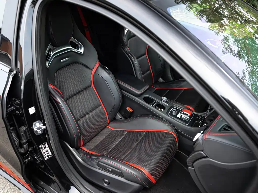 Mercedes-Benz A-Class AMG 2018 — фото 16