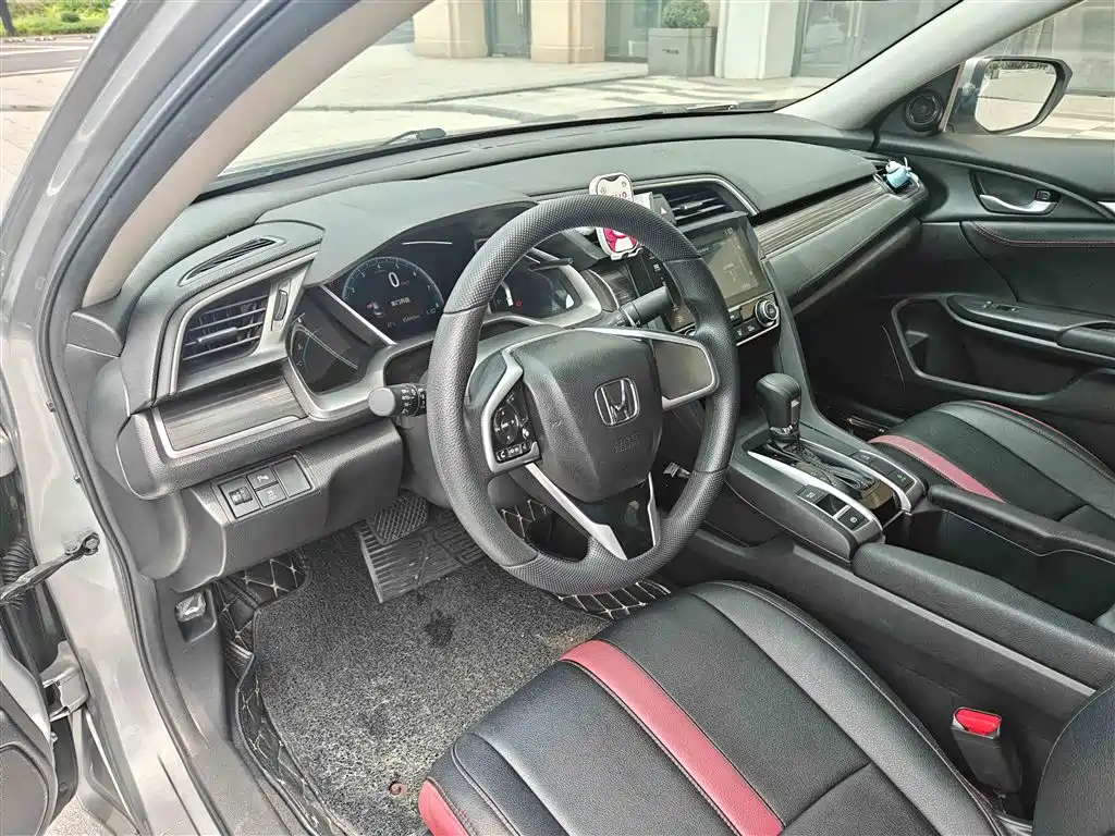 Honda Civic 2019 — фото 11