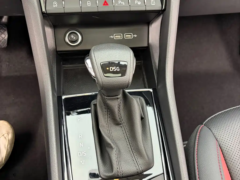 Skoda Korok 2022 — фото 11