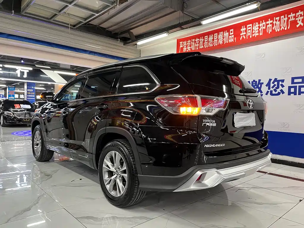 Toyota Highlander 2018 — фото 3