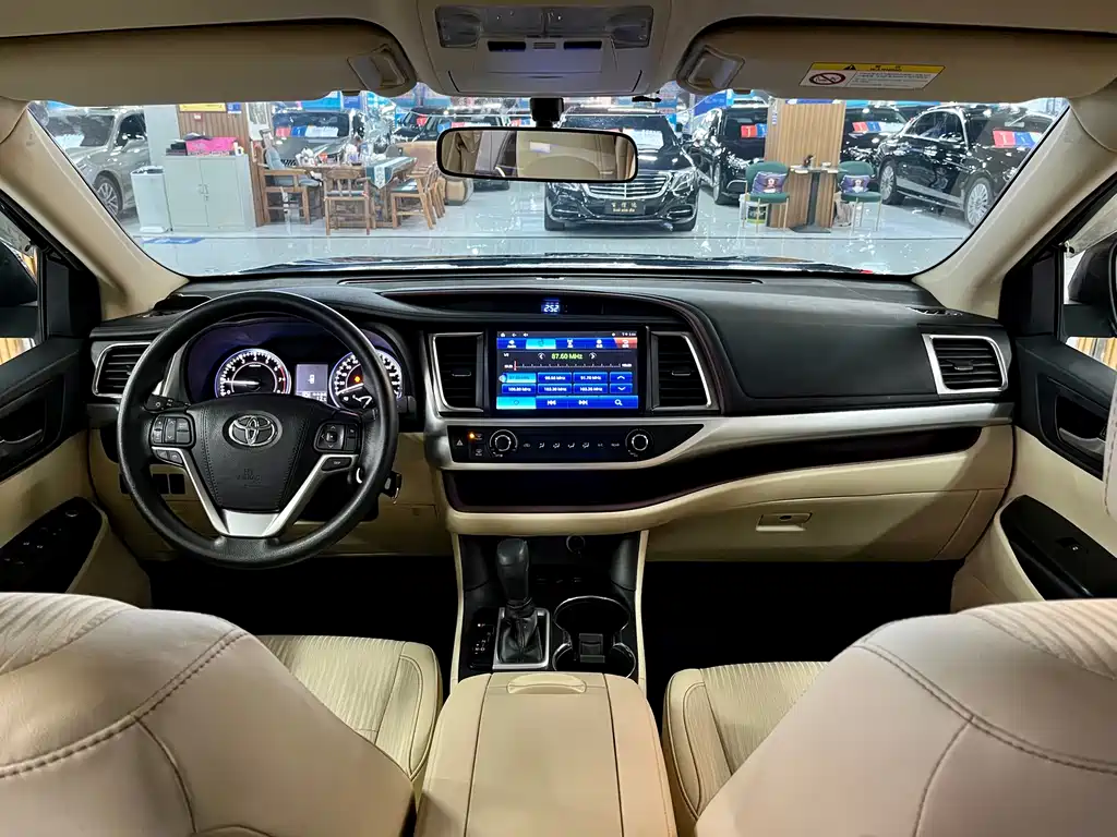 Toyota Highlander 2018 — фото 13