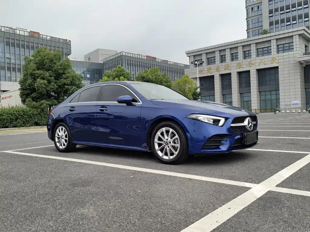 Mercedes-Benz A-Class 2022 — фото 7