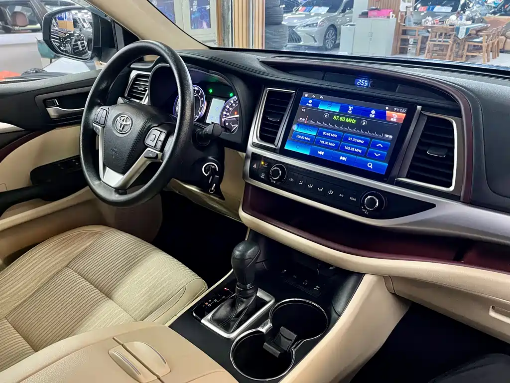 Toyota Highlander 2018 — фото 16