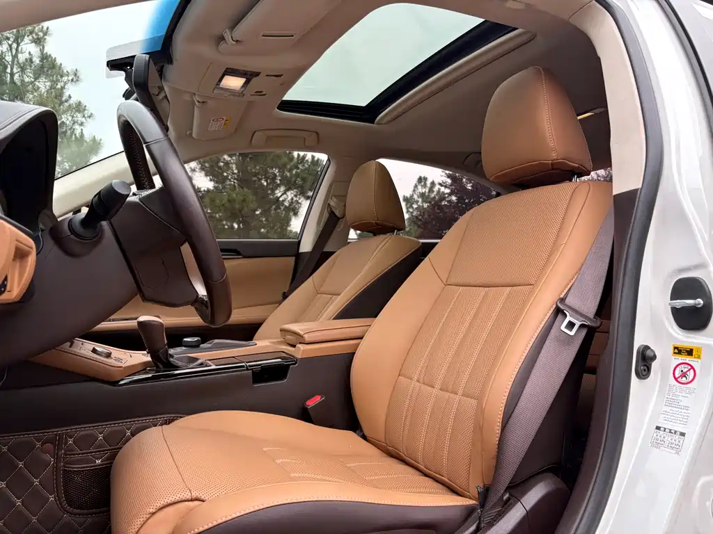 Lexus ES 2017 — фото 10