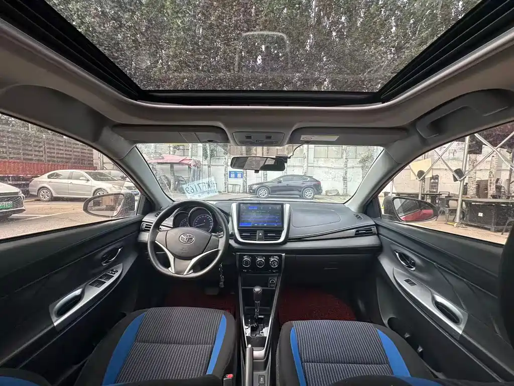 Toyota Yaris L 2018 — фото 17