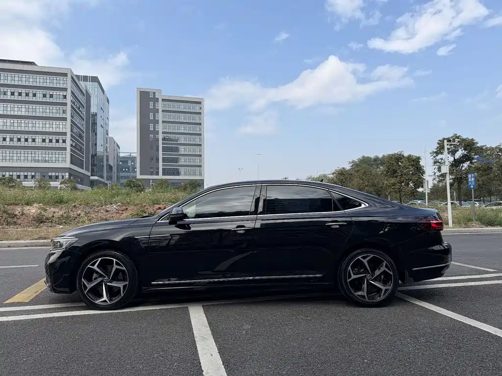 Volkswagen Passat 2023