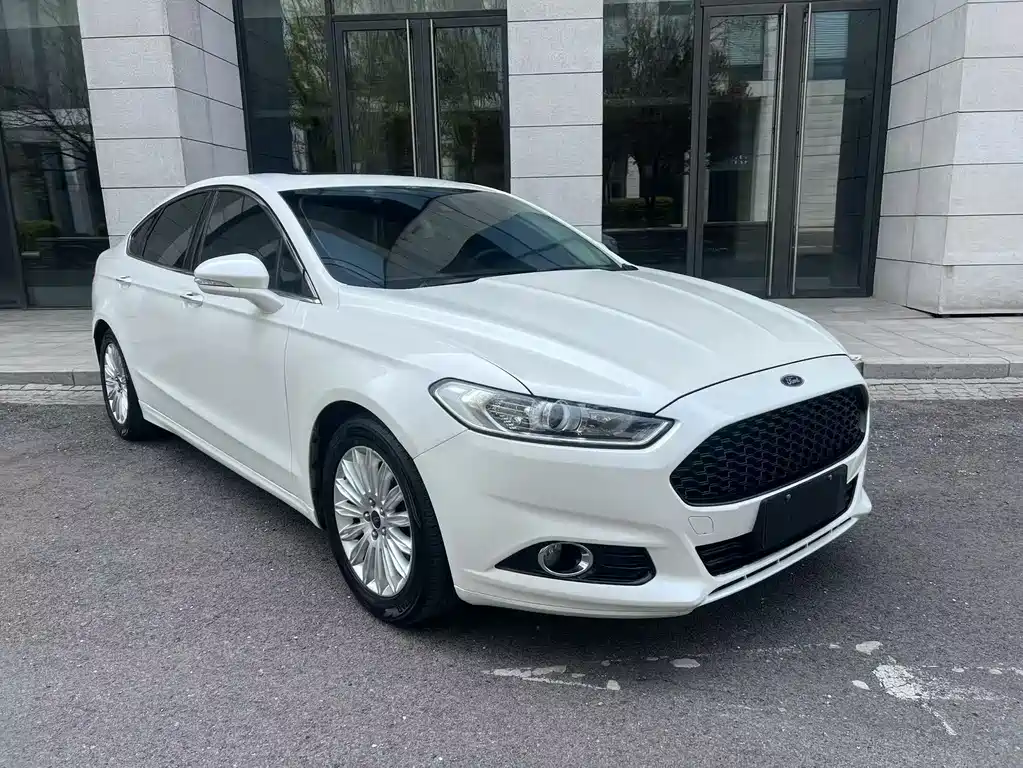 Ford Mondeo 2014 — фото 3