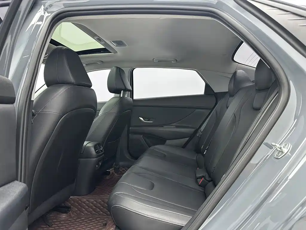 Hyundai Elantra 2023