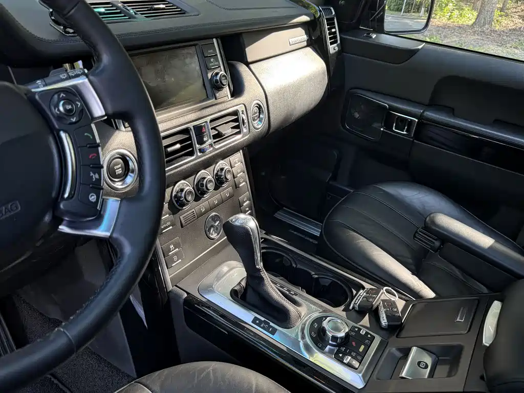 Land Rover Range Rover 2010 — фото 13