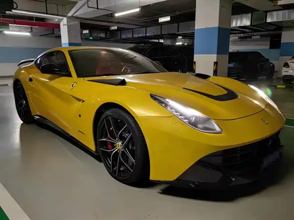 Ferrari F12berlinetta 2014