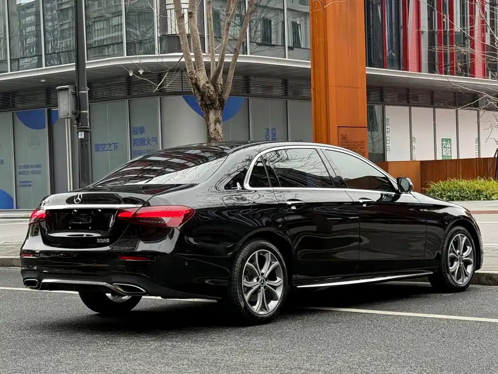 Mercedes-Benz E-Class 2021 — фото 18