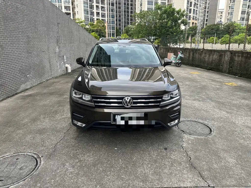 Volkswagen Tiguan L 2017 — фото 2