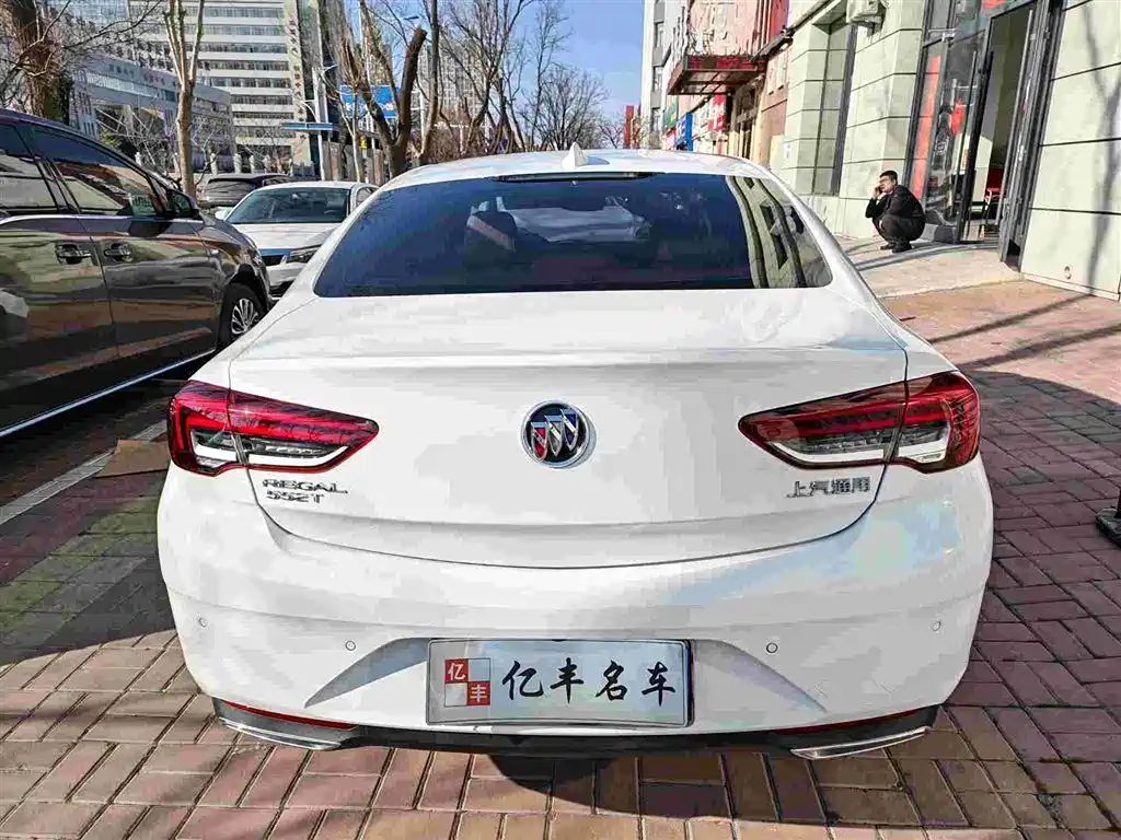 Buick Regal 2022 — фото 9