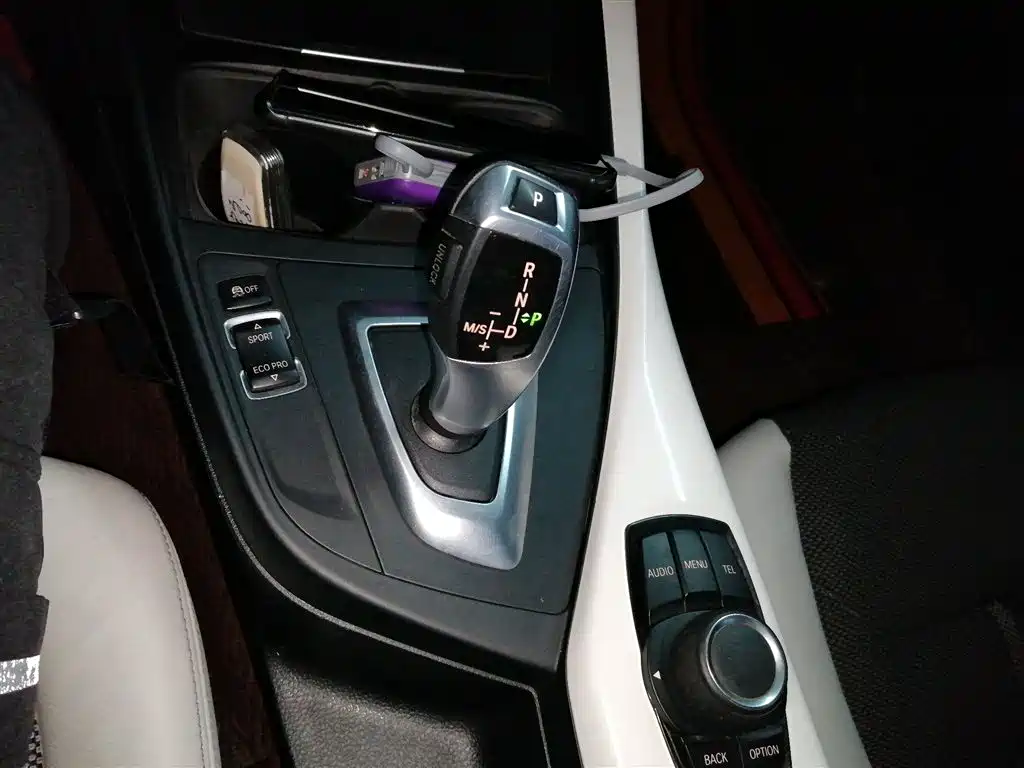 BMW 1 Series 2017 — фото 11