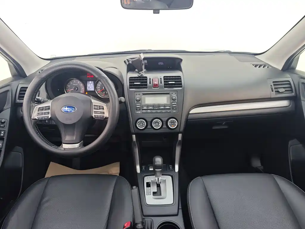 Subaru Forester 2015 — фото 9