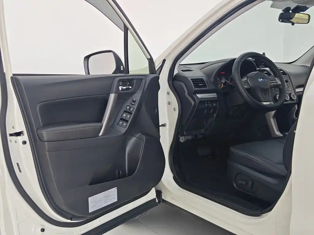Subaru Forester 2015 — фото 27