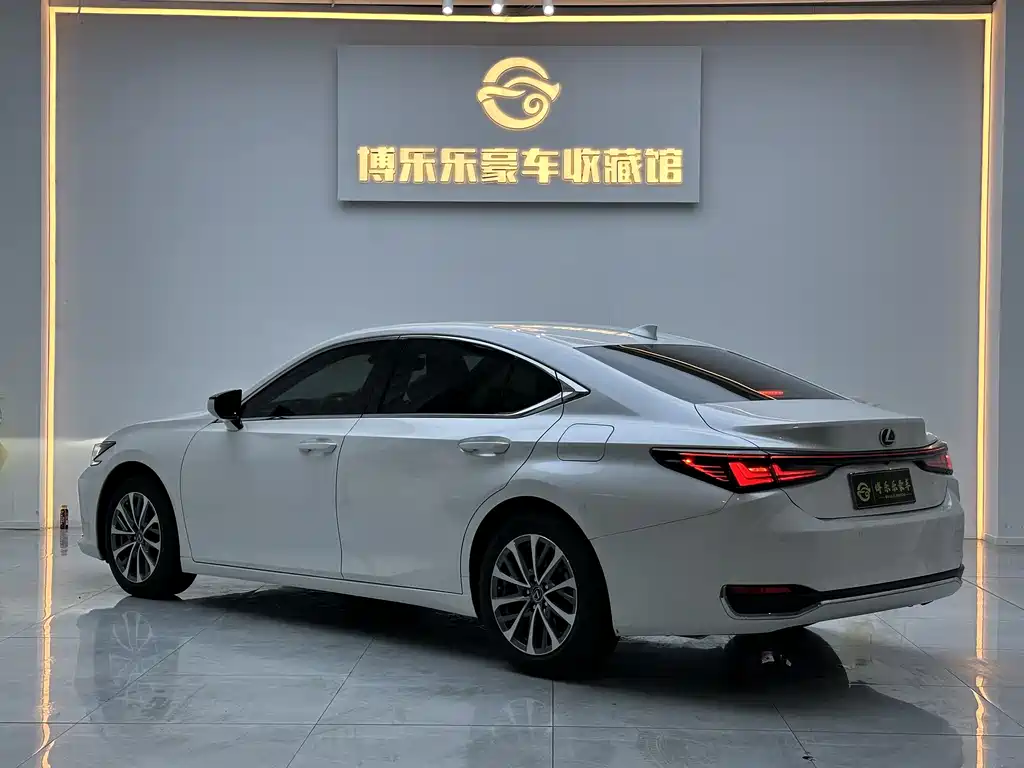 Lexus ES 2025 — фото 18