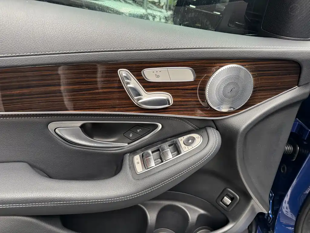 Mercedes-Benz GLC 2018 — фото 12