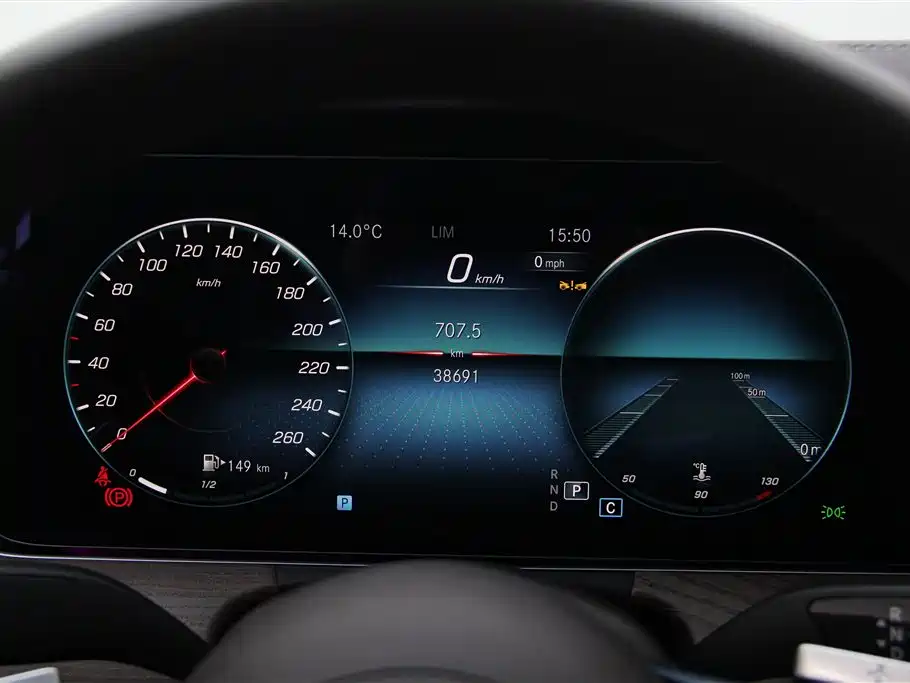 Mercedes-Benz E-Class 2023 — фото 15