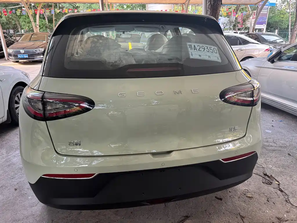 Geely Galaxy Starwish 2025 — фото 11