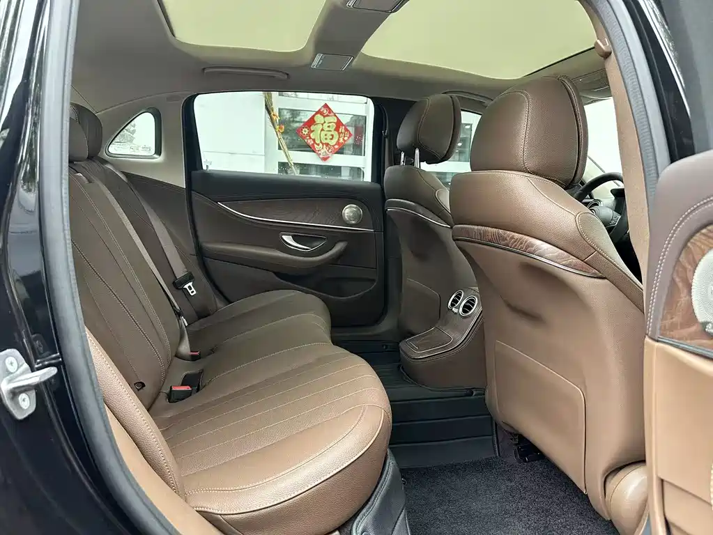 Mercedes-Benz E-Class 2023 — фото 10