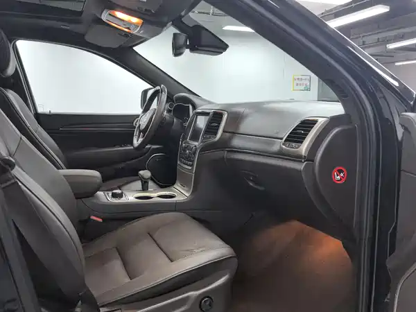 Jeep Grand Cherokee 2015