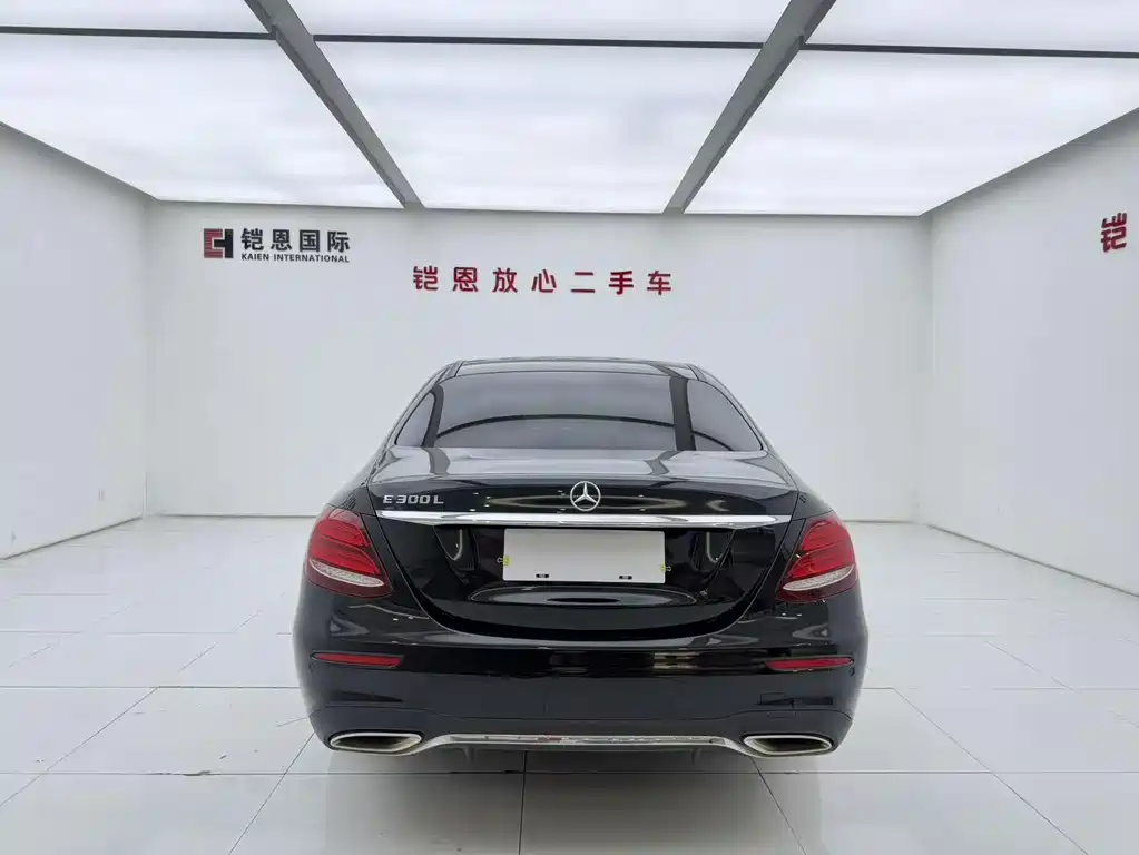 Mercedes-Benz E-Class 2019 — фото 15