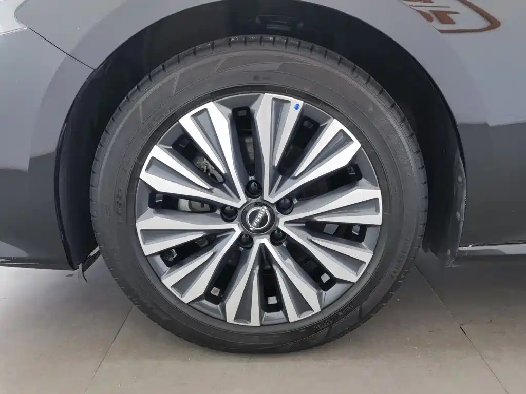 Nissan Teana 2023 — фото 17