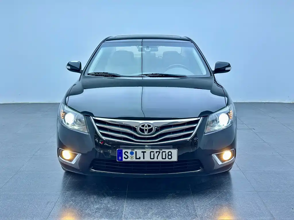 Toyota Camry 2014 — фото 2