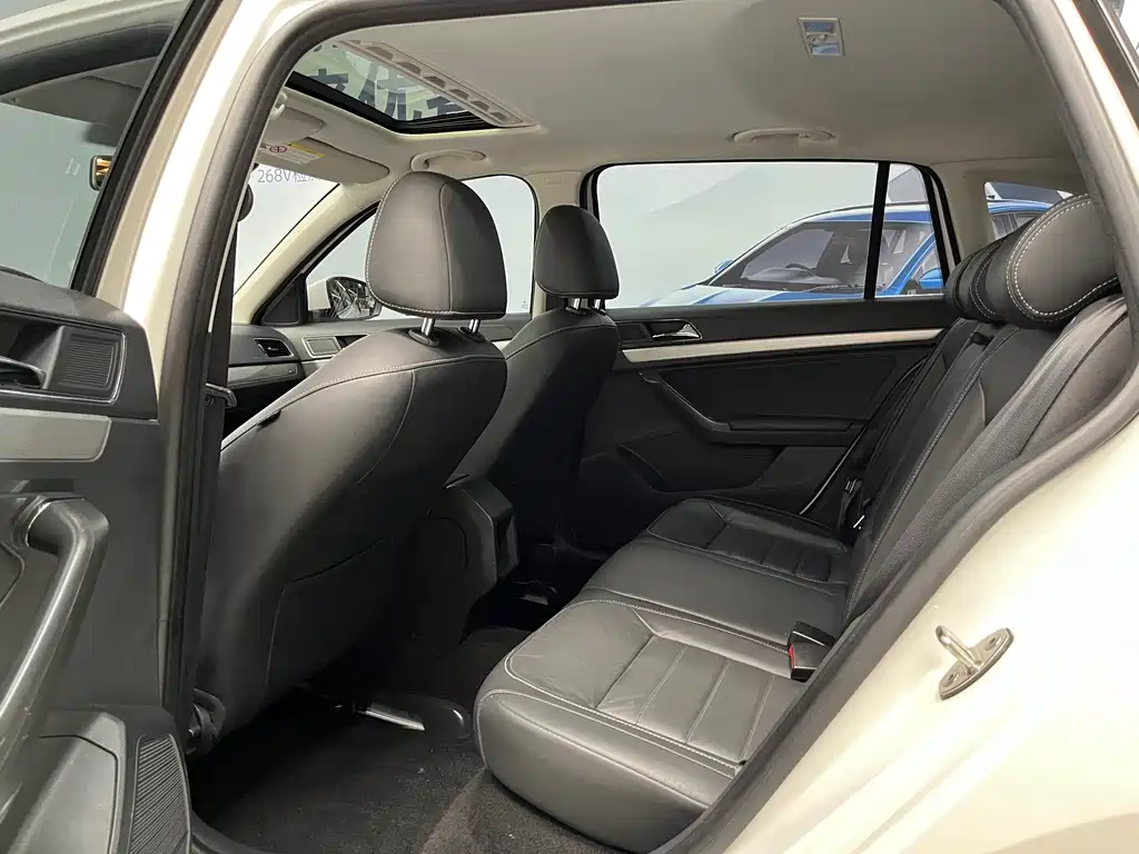 Volkswagen Gran Lavida 2018 — фото 12