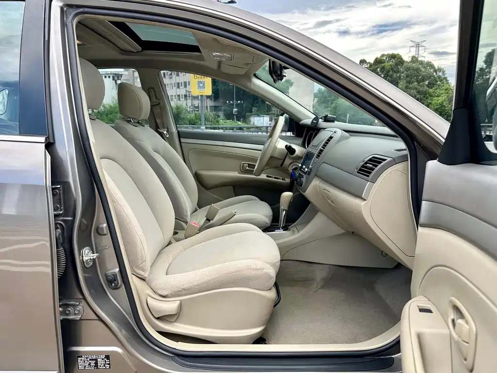 Nissan Sylphy 2018 — фото 16