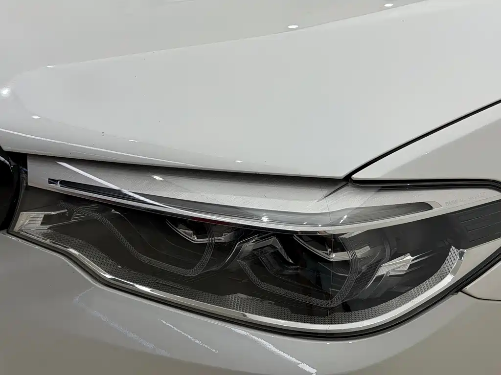 BMW 5 Series 2020 — фото 13
