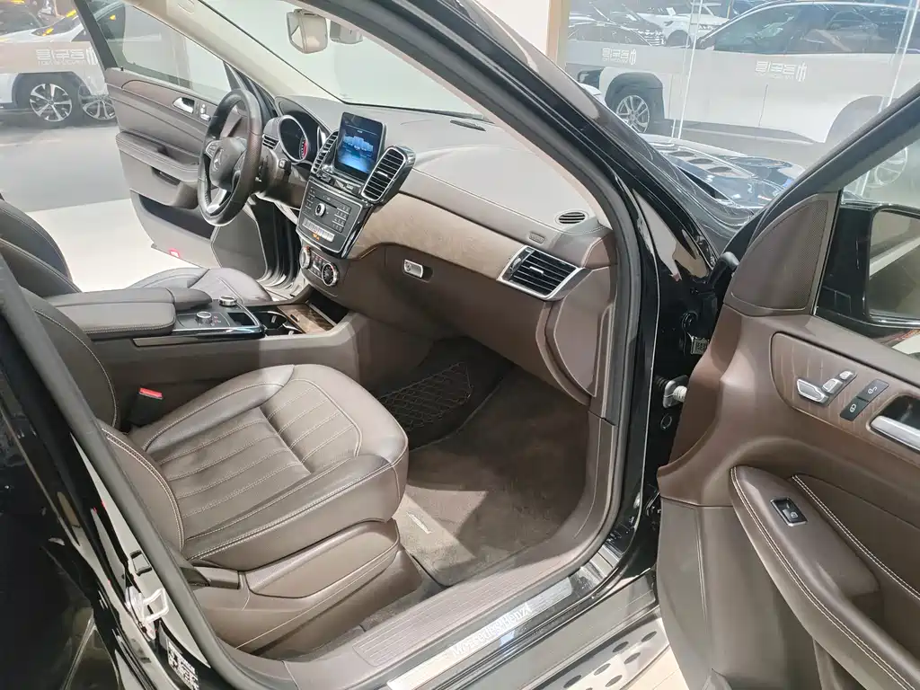 Mercedes-Benz GLE 2017 — фото 10