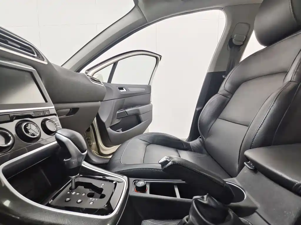 Citroen C4 2016 — фото 12