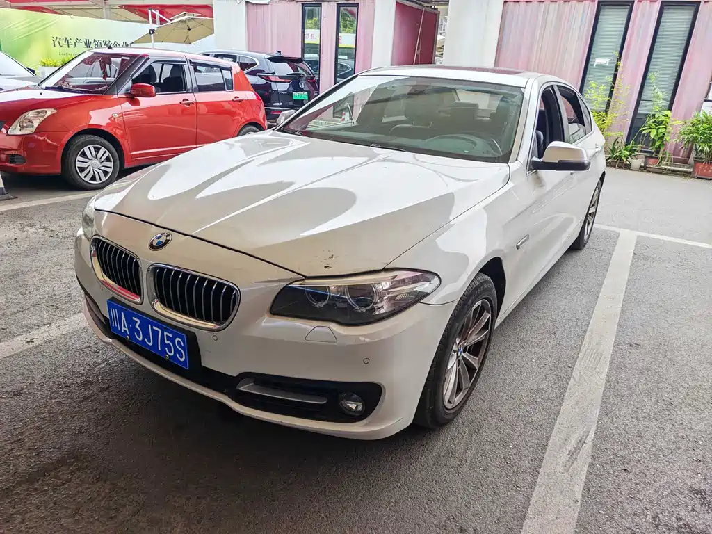 BMW 5 Series 2016 — фото 1