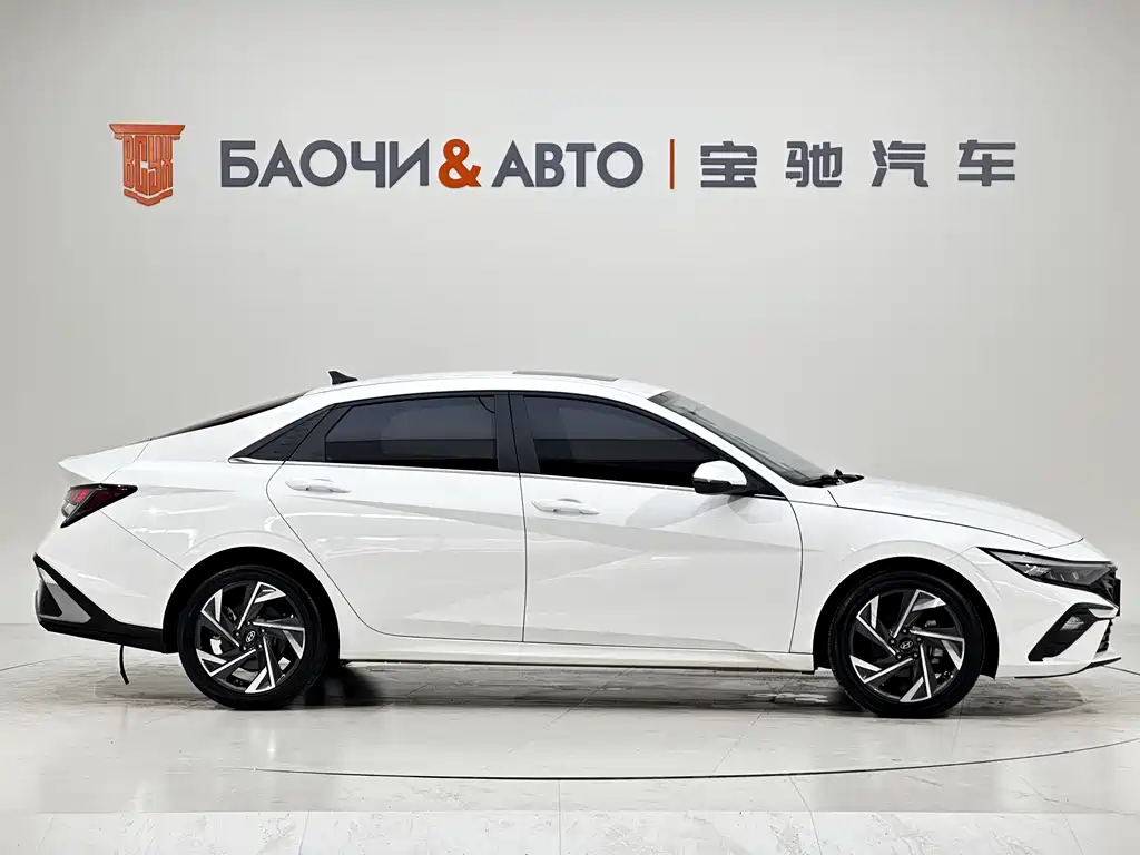 Hyundai Elantra 2023 — фото 5