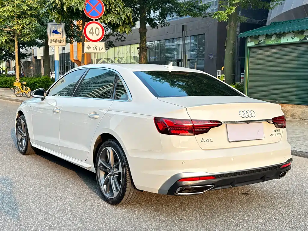 Audi A4L 2021 — фото 20